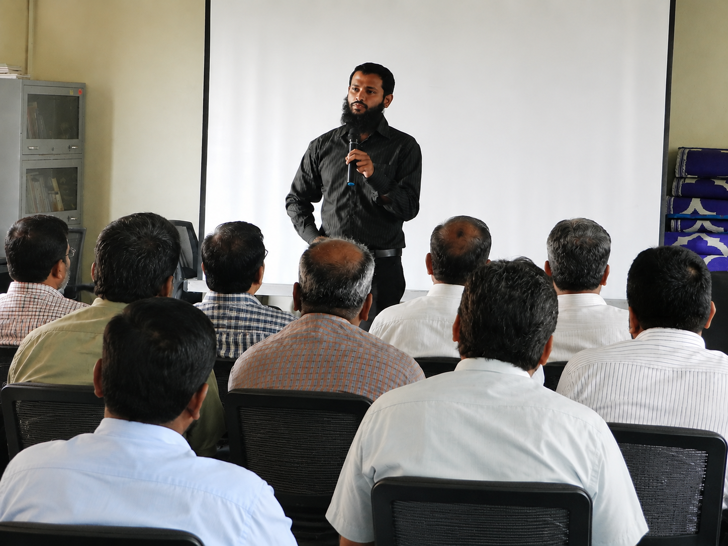 Aarif conducting corporate and educational institution training
